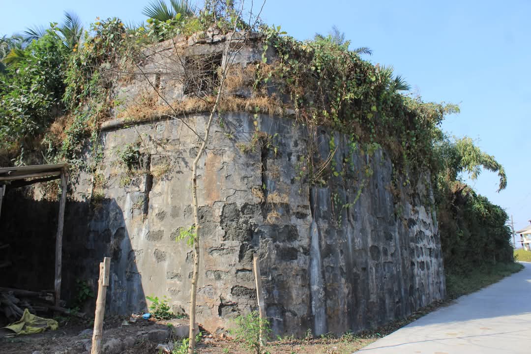 Bastion, Tarapur Fort
